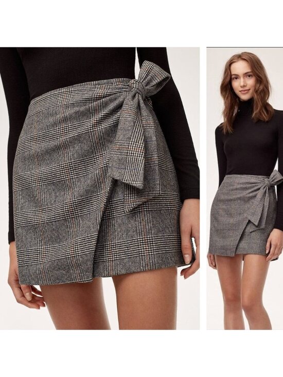 Wilfred Dresses & Skirts - WILFRED Aritzia Wool Cashmere High Rise Wrap-Front Mini Skirt Size 4